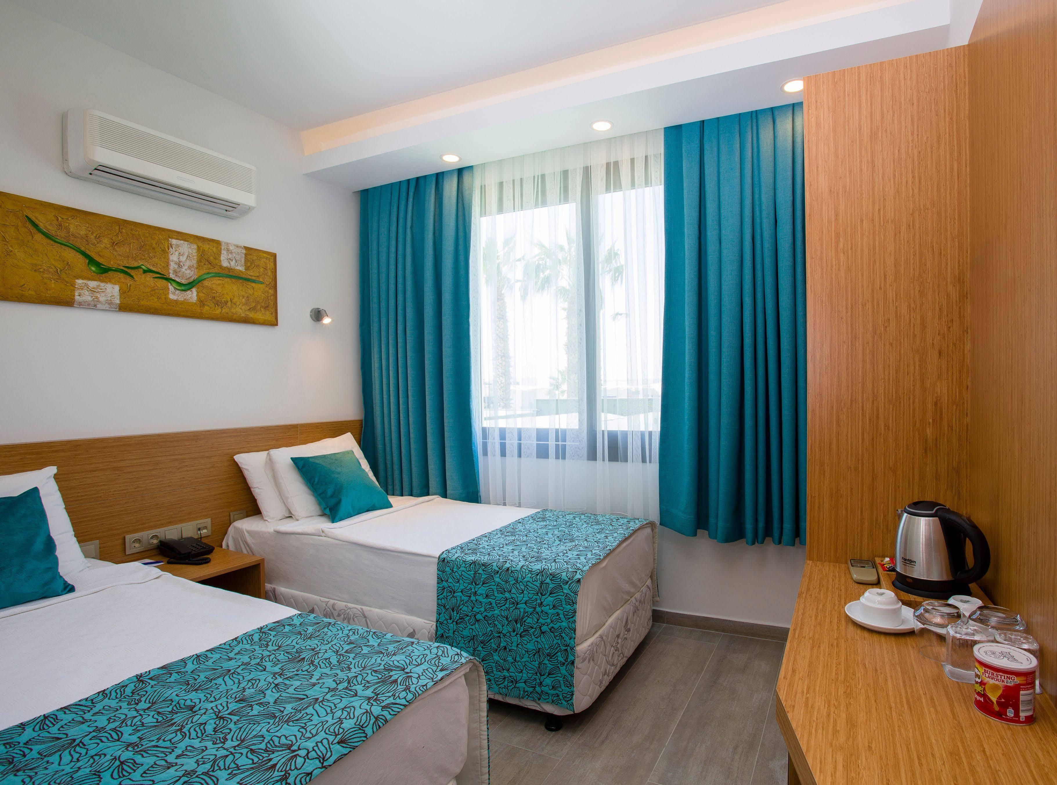 My Marin Otel Turgutreis Buitenkant foto